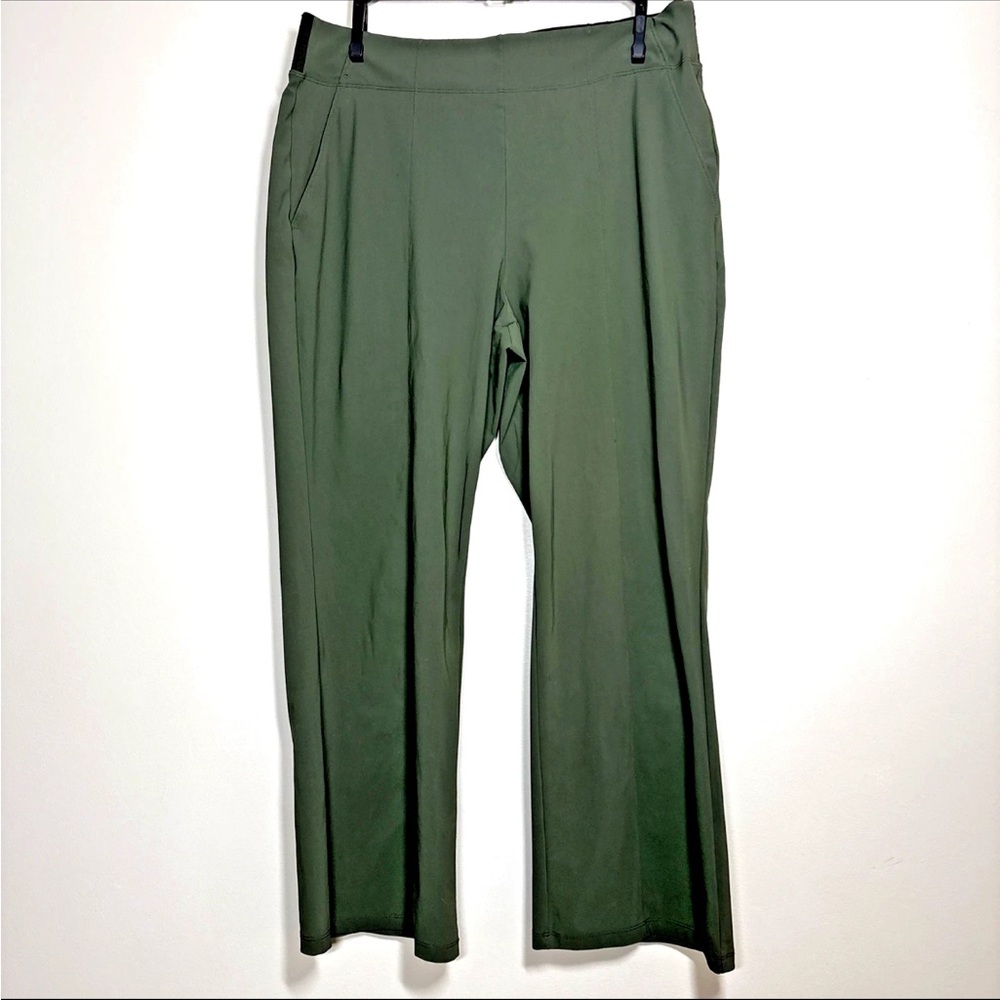 Athleta 14 Olive Cosmic Kick wide leg Pants High Rise
stretch Athleisure